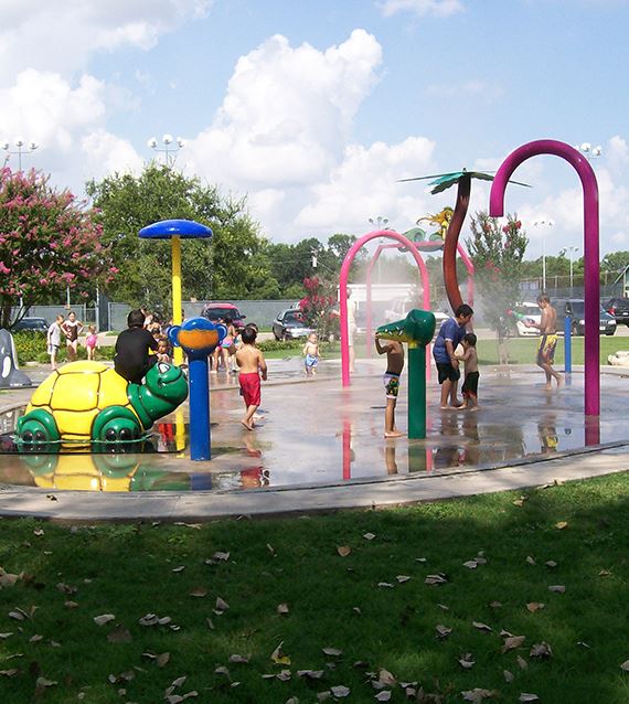 a water park full of kids
