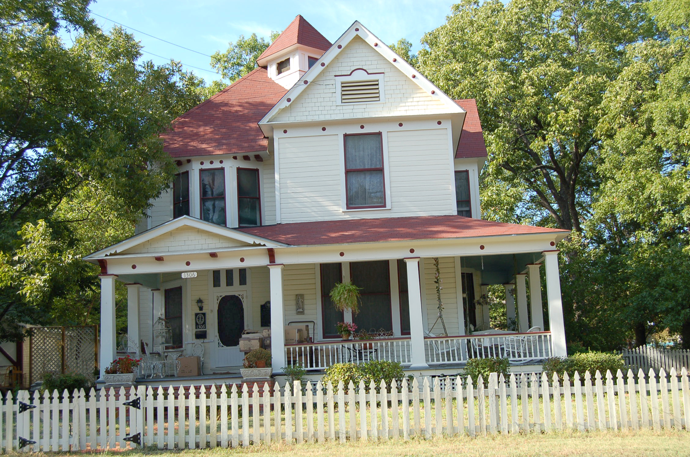 Home in the Carriage Historical District in Corsicana, TX