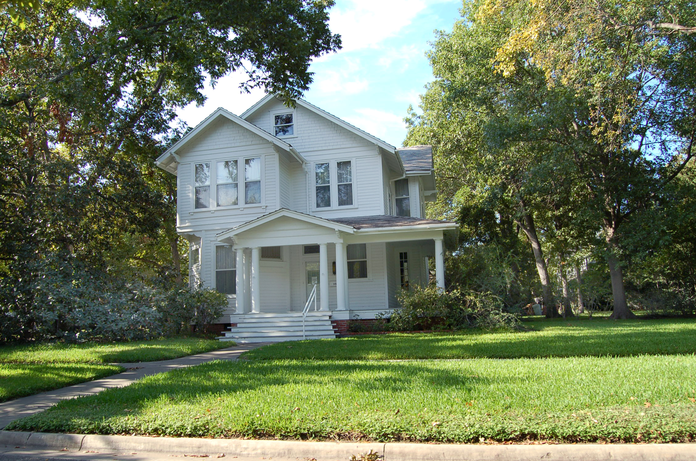 Home in the Carriage Historical District in Corsicana, TX